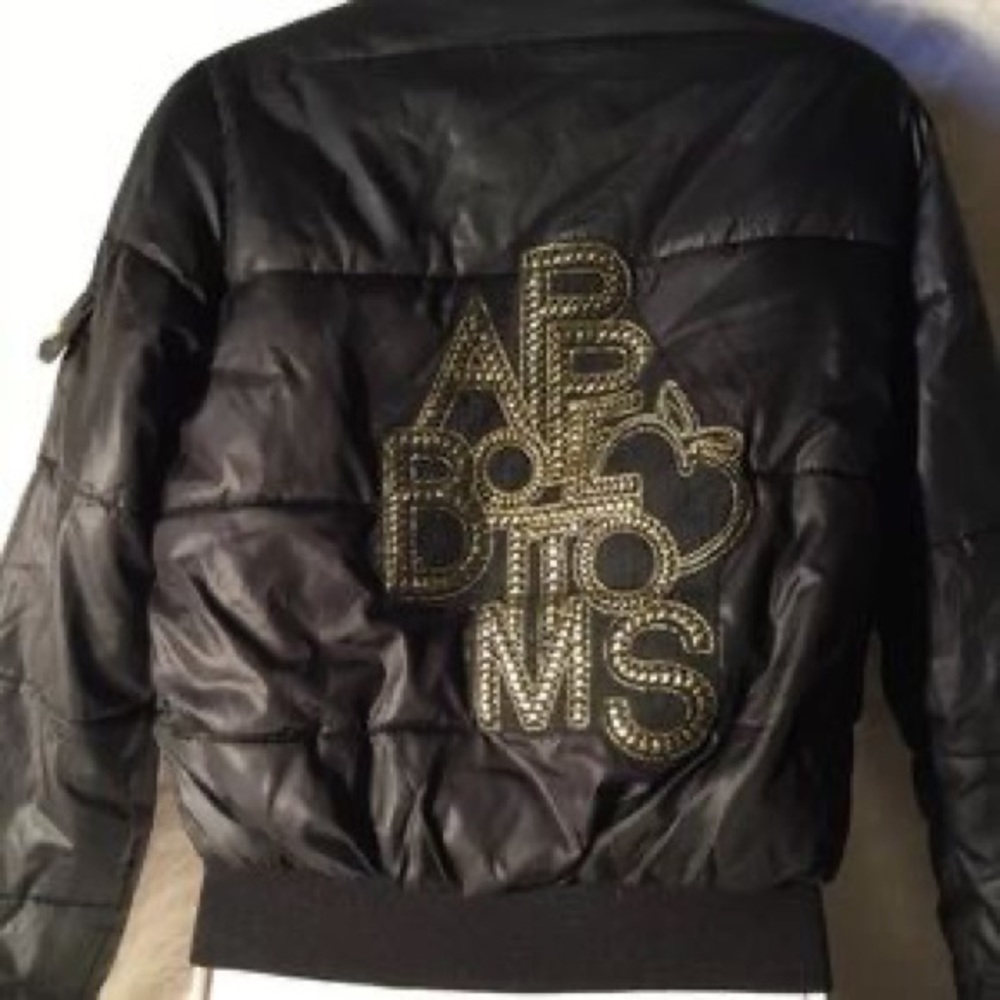 Apple bottom jacket like new!